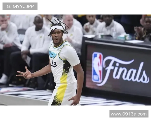 爵士球员米切尔因伤缺阵,球队备战面临巨大挑战 爵士球员米切尔因伤缺阵,球队备战面临巨大挑战