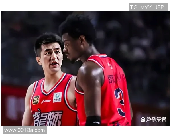 郭艾伦赞扬周琦：在萨尔瓦多比赛中连续拿下双20，表现令人称赞